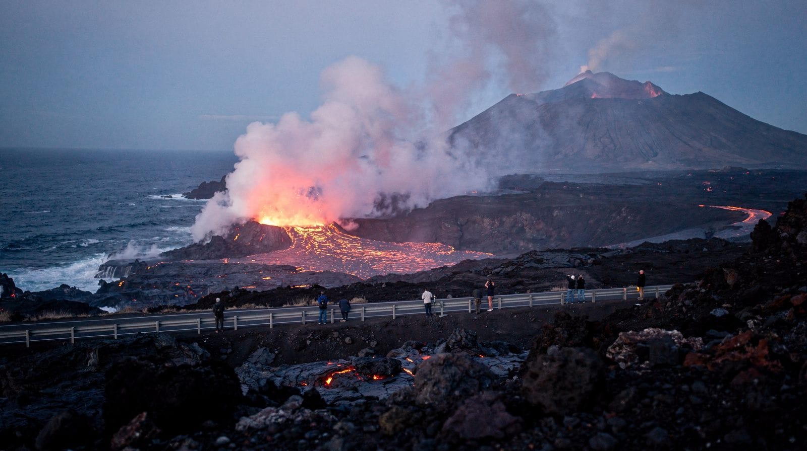 Can you visit Piton de la Fournaise during an eruption?