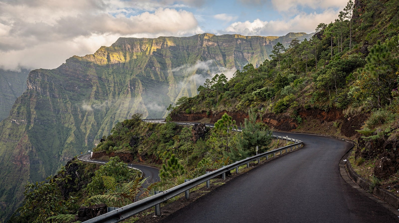 Driving the road to Cilaos and its 400 bends