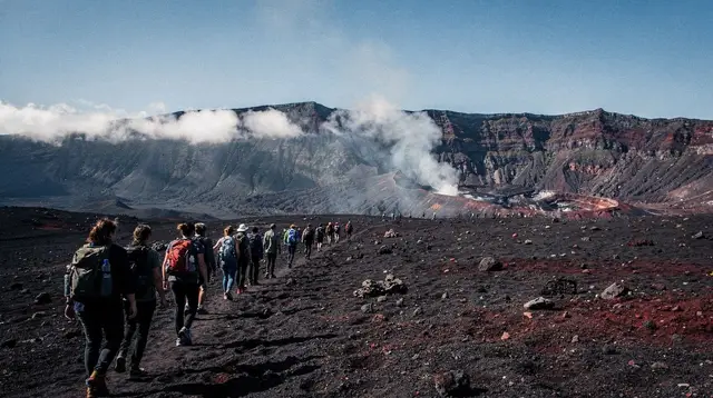 Piton de la Fournaise volcano tours: hiking to the crater