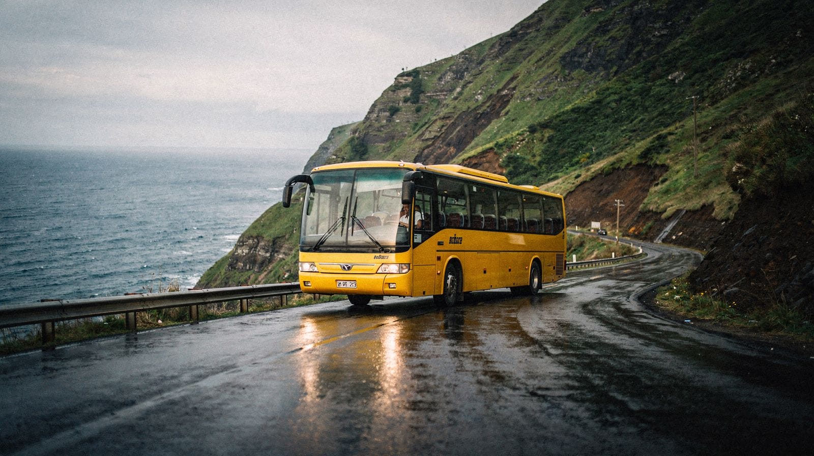 Getting around Réunion Island by bus: the Car Jaune guide