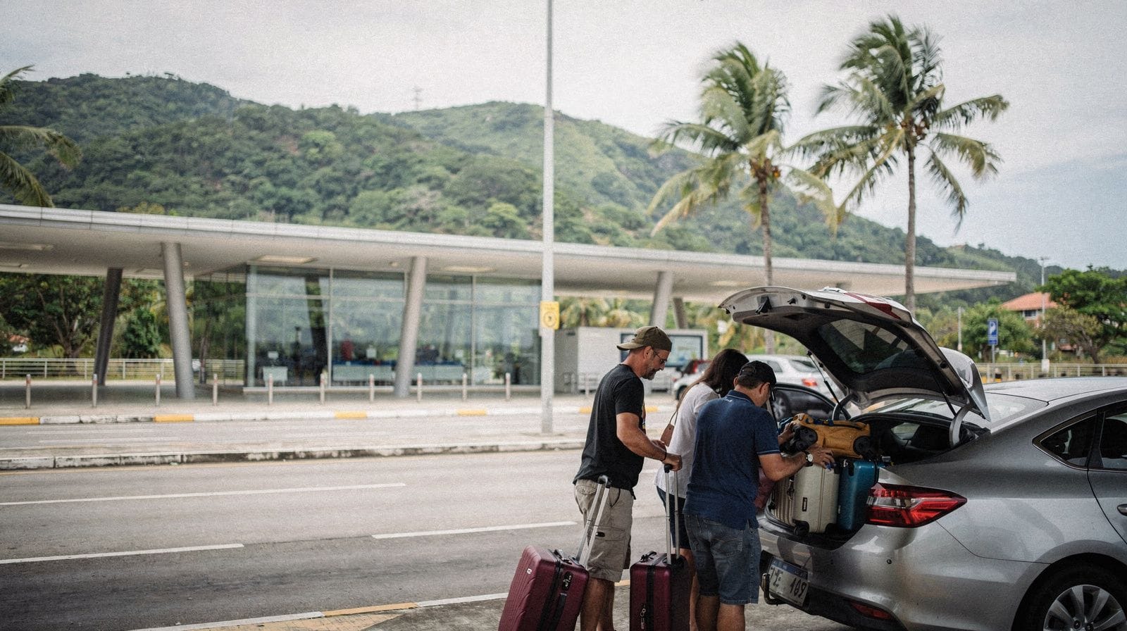 Roland-Garros airport to Saint-Gilles-les-Bains: getting there